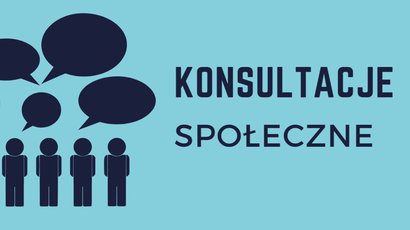 Na zdjęciu znajduje się czworo ludzi, nad mini cztery dymki, po prawej napis KONSULTACJE SPOŁECZNE.