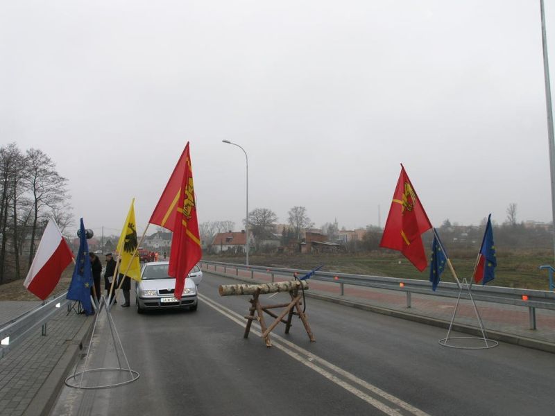 pc042323
