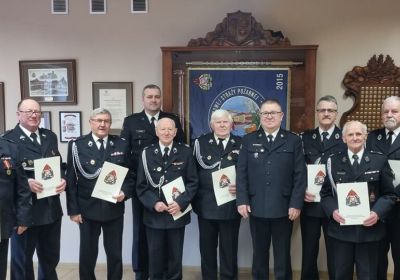 Wręczenie decyzji o przyznaniu świadczenia ratowniczego dla druhów OSP
