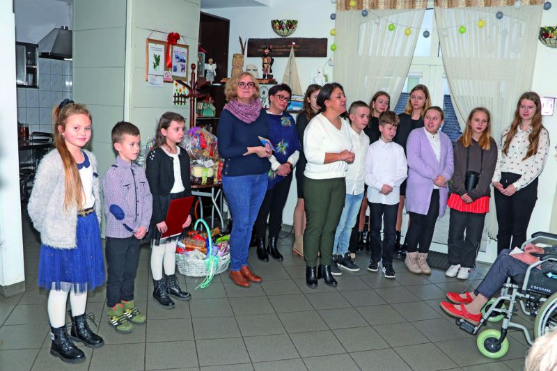 uczniowie z Korzeniewa2