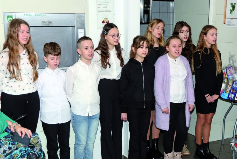 uczniowie z Korzeniewa3