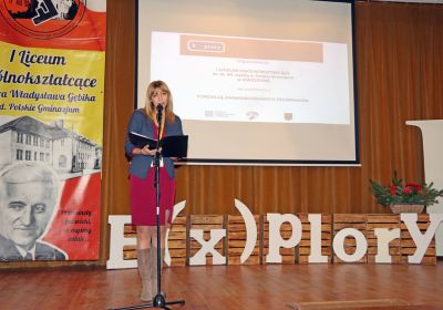 Zaprezentowano projekty naukowe uczniów