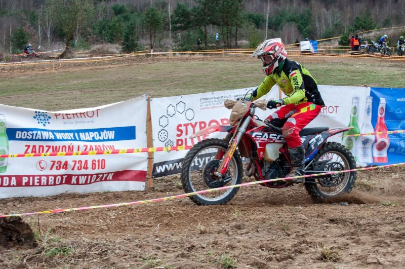 zawodnik w trakcie jubileuszowych zawodów cross-country