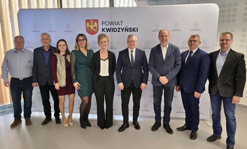 zdjęcie pamiątkowe uczestników konferencji 
