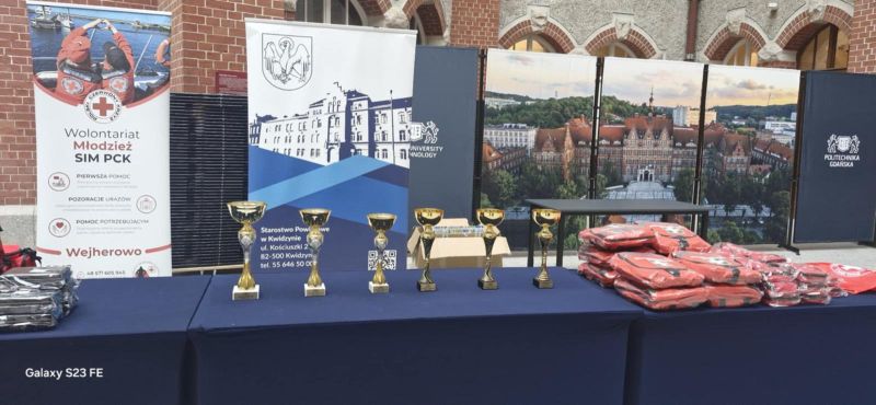 zmagania w trakcie okręgowego etapu Mistrzostw Pierwszej Pomocy PCK w Gdańsku
