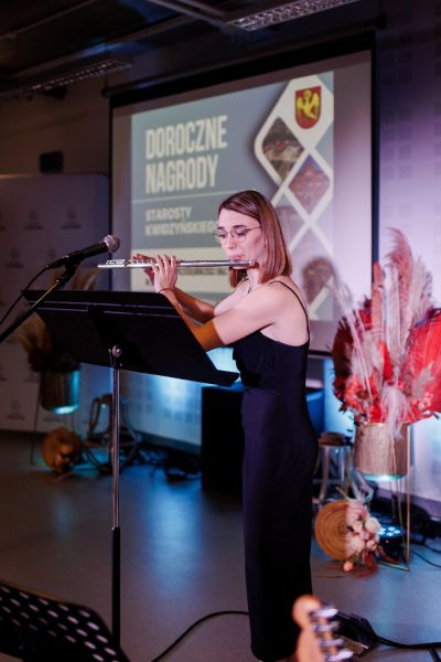 flecistka Marta Bagniewska podczas występu