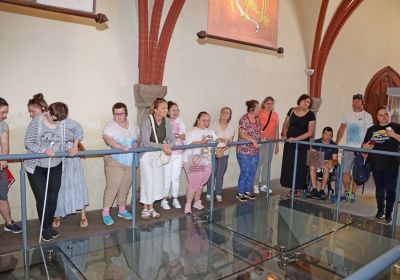 Niepełnosprawni zwiedzili katedrę i kryptę wielkich mistrzów krzyżackich