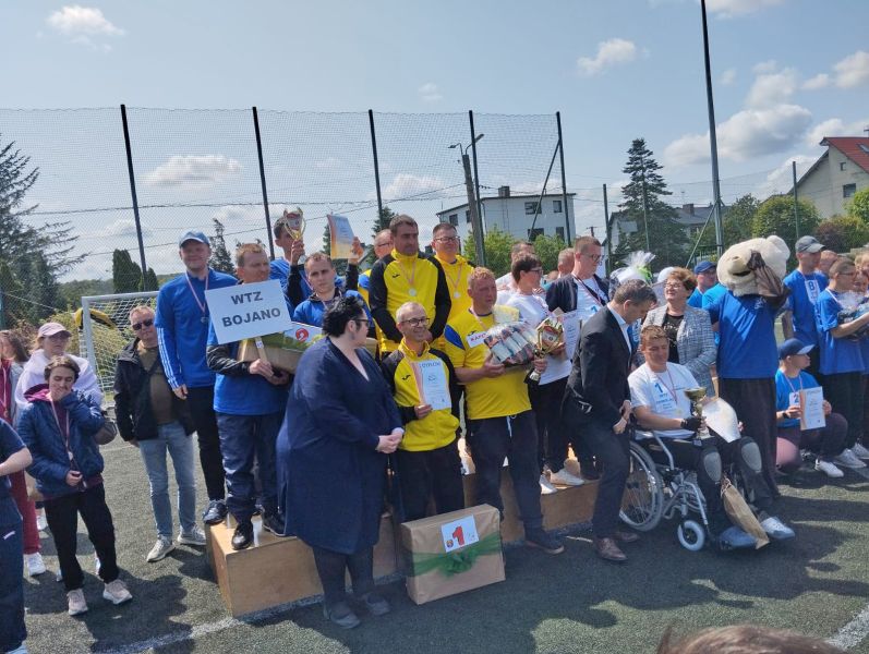 Zawodnicy WTZ w Ryjewie podczas rywalizacji w trakcie Olimpiady Sportowej dla Osób z Niepełnosprawnościami województwa pomorskiego