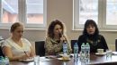 zdjęcie przedstawia panią Karolinę Nowak – Wójta Gminy Gardeja, panią Ewę Tatarę - Kierownika Miejsko - Gminnego Ośrodka Pomocy Społecznej w Prabutach oraz panią Agnieszkę Gołąbek - Przewodniczącą Kwidzyńskiej Rady Seniorów