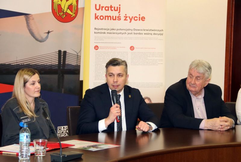 Konferencja z udziałem samorządowców, działaczy społecznych oraz najbliższą rodziną Jakuba.