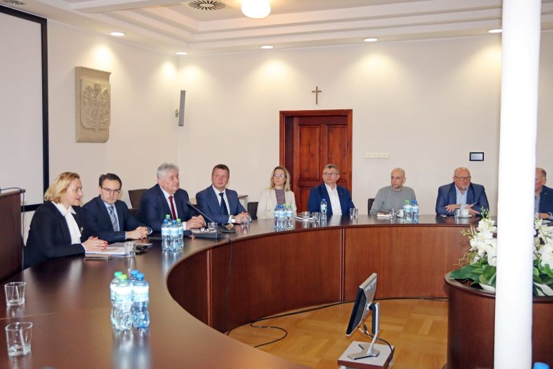 Zaproszeni goście, w tym przedstawiciele władzy samorządowej.