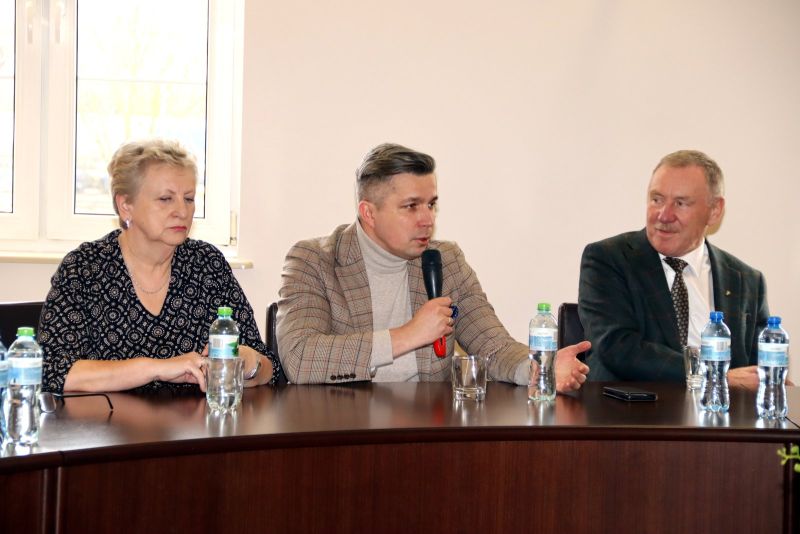 Krzysztof Niziałek, burmistrz Miasta i Gminy Prabuty, w trakcie wypowiedzi.
