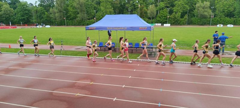 Zawodniczki w trakcie rywalizacji podczas Mistrzostw Polski LZS.