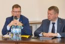 Od lewej: Andrzej Ryński, dyrektor Regionalnego Zarządu Gospodarki Wodnej w Gdańsku, Tomasz Frejnagiel, starosta kwidzyński, w trakcie spotkania z Przemysławem Koperskim, podsekretarzem stanu w Ministerstwie Infrastruktury.